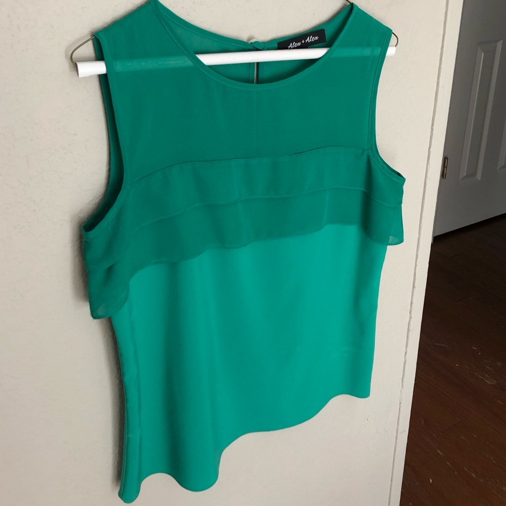 Alex + Alex Kelly green blouse ruffle, size 2